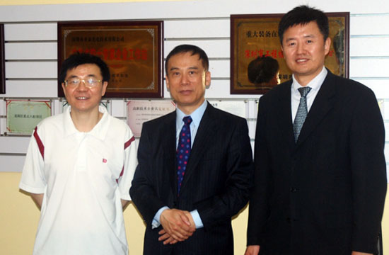 徐揚(yáng)生院士、李學(xué)金教授蒞臨亞泰光電交流指導(dǎo)